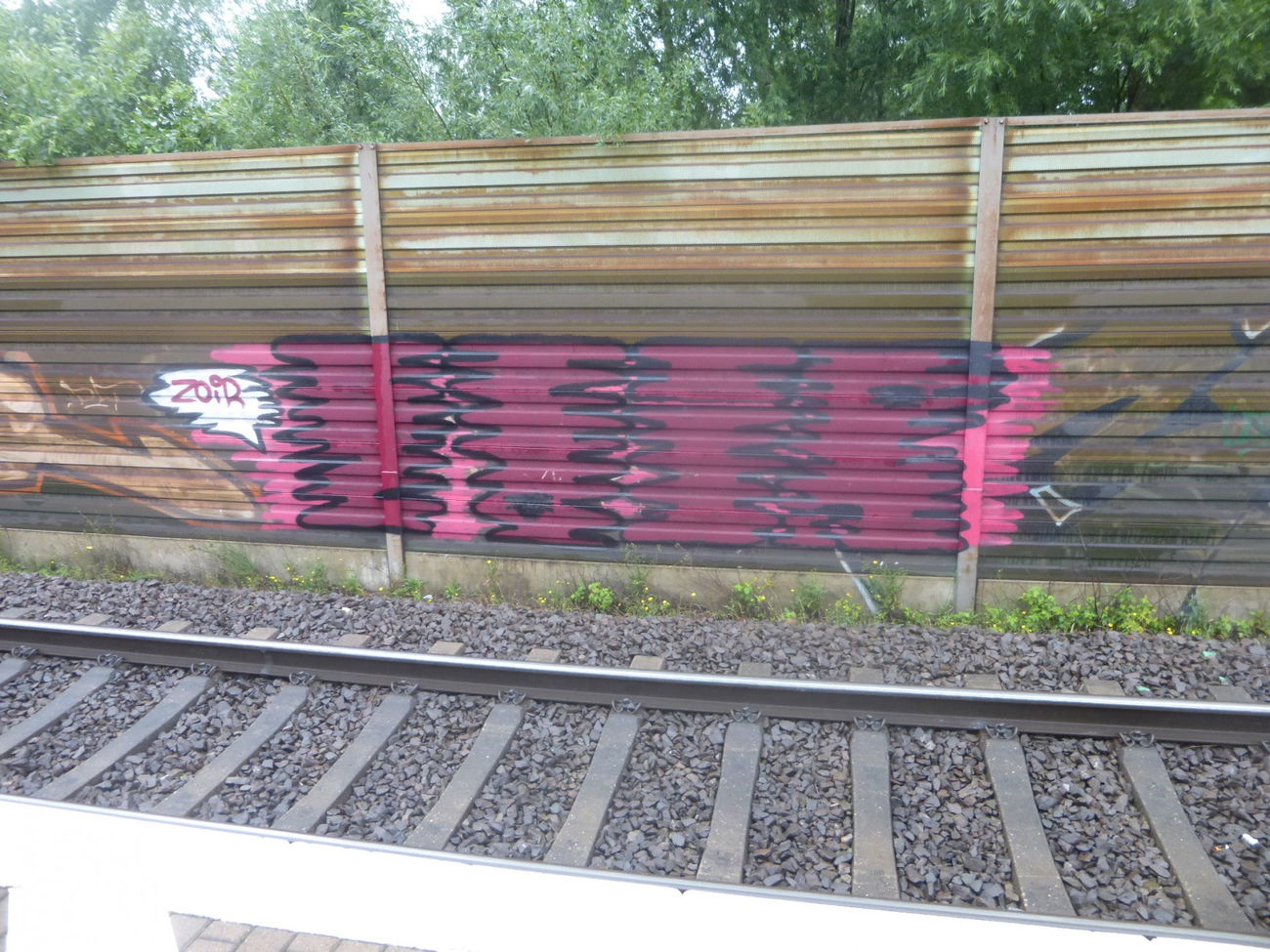 Graffiti Bombing in Deutschland - Photo by Candyflip - zoir