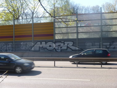 Graffiti Bombing in Magdeburg - Photo by Candyflip - mozr