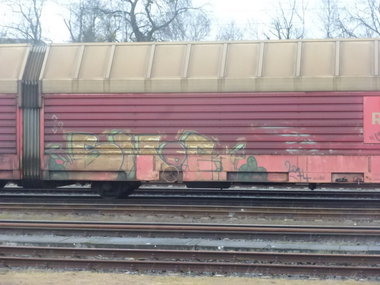 Graffiti Train - Photo by Candyflip - snor
