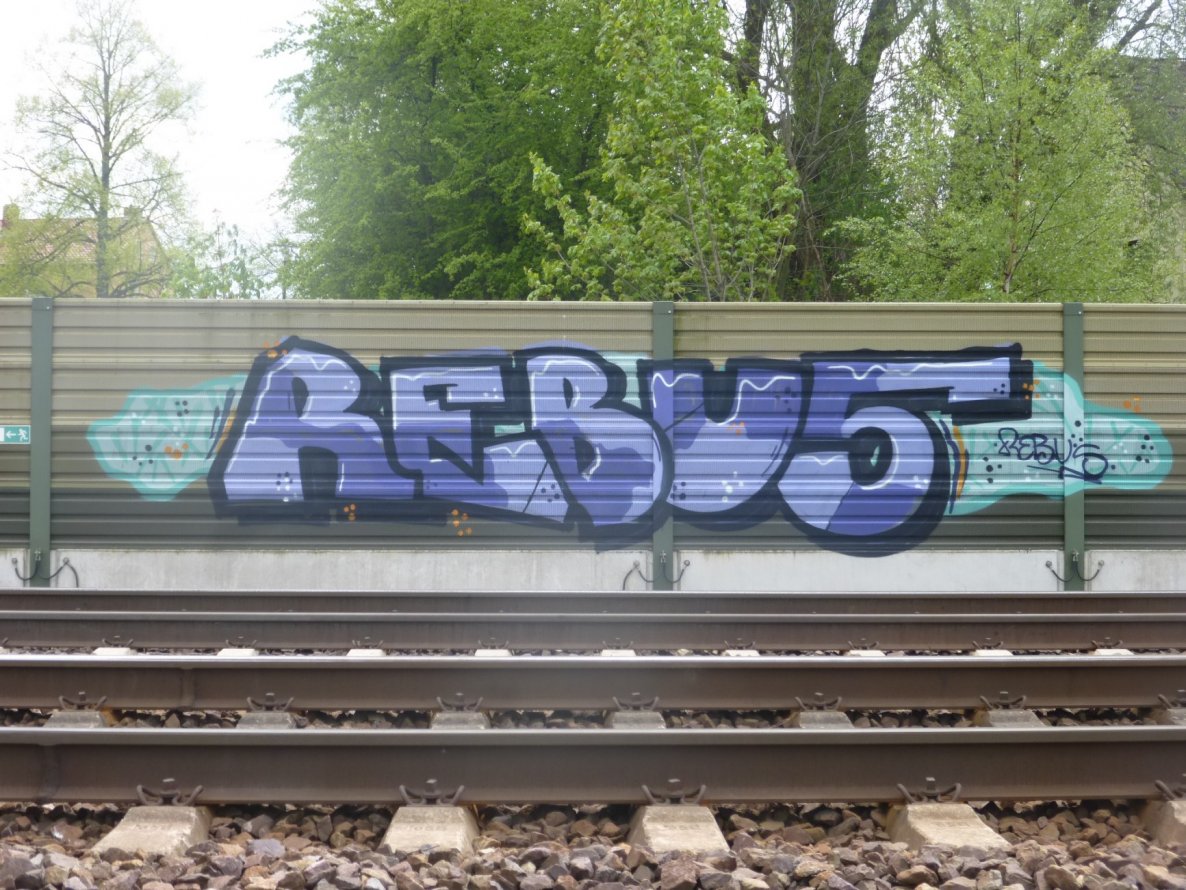 Graffiti Bombing - Photo by Candyflip - rebus (2015)