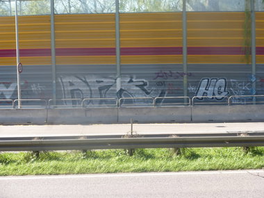 Graffiti Bombing in Magdeburg - Photo by Candyflip - apk, he