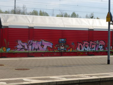 Graffiti Train - Photo by Candyflip - zimt, oggie