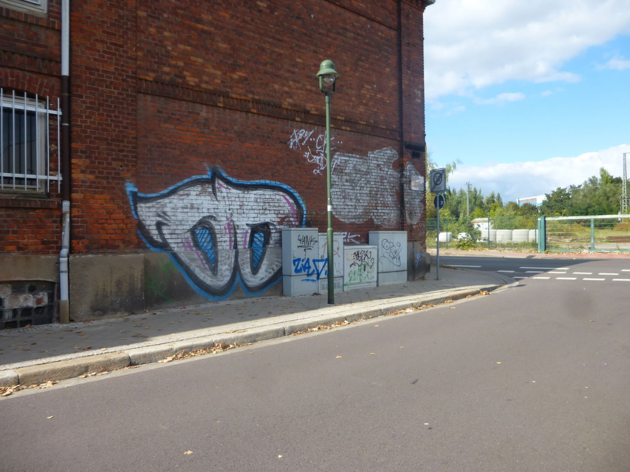 Graffiti Bombing in Magdeburg - Photo by Candyflip - oo, ohoh