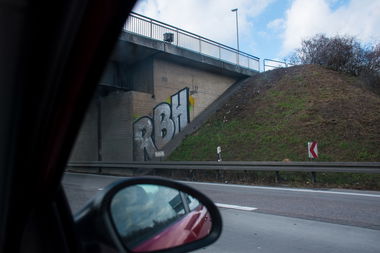 Graffiti Bombing in Hannover - Photo by Candyflip - rbh, ultras, hsv