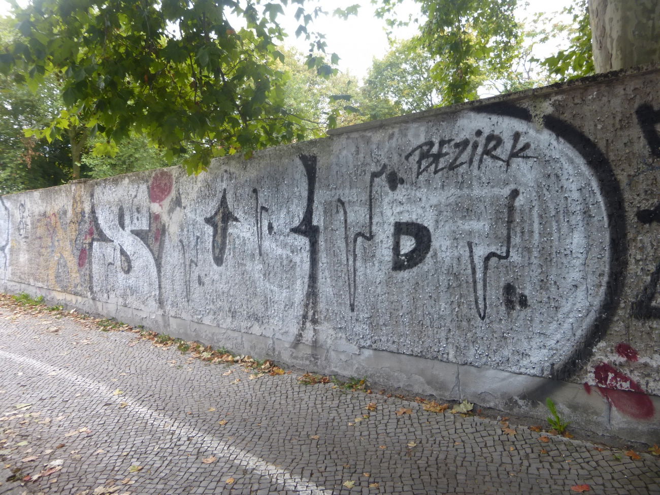 Graffiti Bombing in Magdeburg - Photo by Candyflip - süd