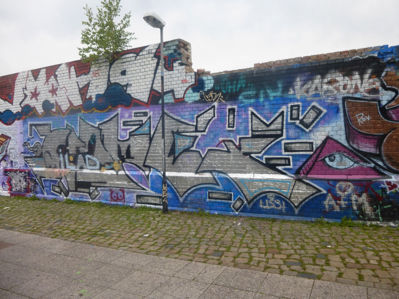 Graffiti Wall in Braunschweig - Photo by Candyflip - crome, braunschweig