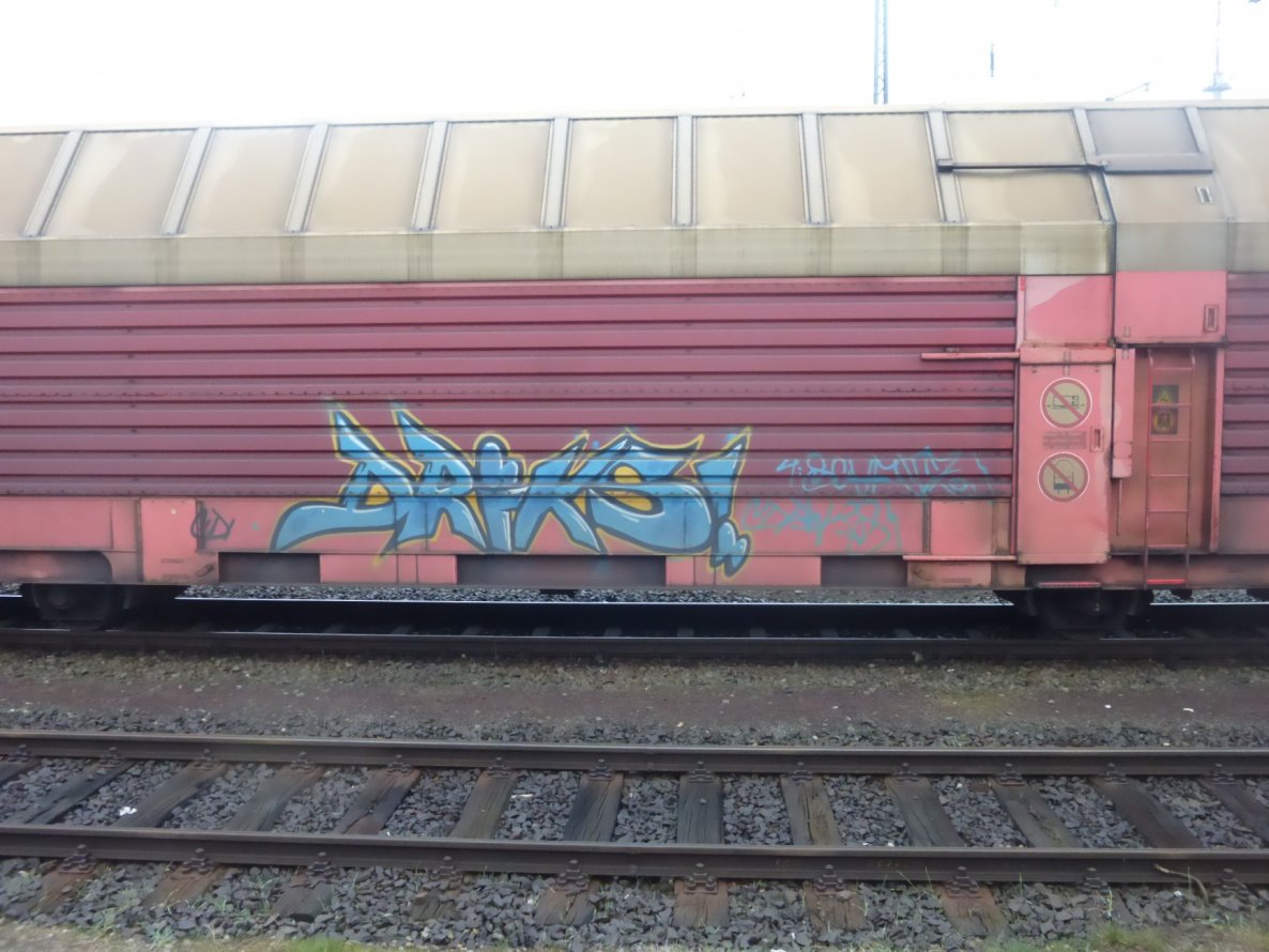 Graffiti Train - Photo by Candyflip - driks