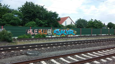Graffiti Bombing in Deutschland - Photo by Candyflip - rebus, skyr, ra
