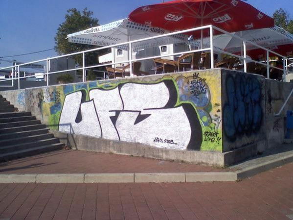 Graffiti Bombing in Rijeka - Photo by CasualRi - ufs, sank, oruz (2009)
