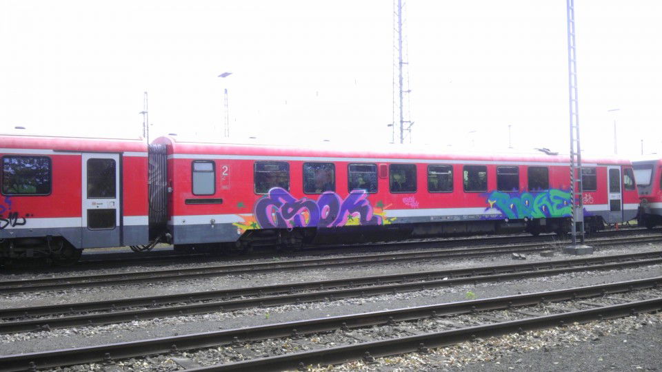Graffiti Train - Photo by Chabonaut - Esok, Roke, Bsk (2012)