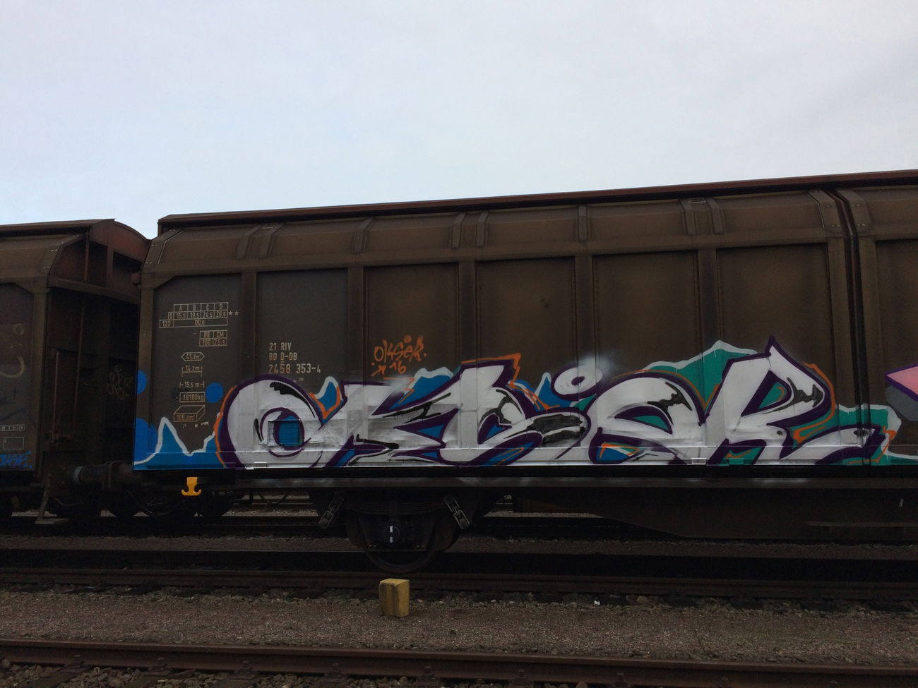 Graffiti Train - Photo by Chabonaut - freight, güter
