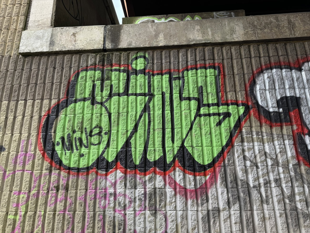 Graffiti Bombing in Surrey heath - Photo by Chels23 - Mins, aldershotgraffiti (2024)