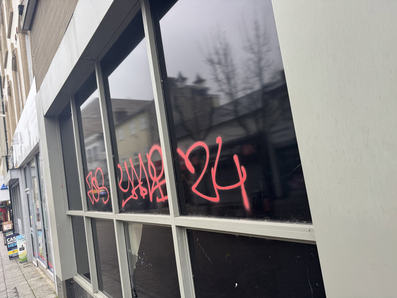 Graffiti Wall in Aldershot town centre - Photo by Chels23 - AOS, aldershotgraffiti (2024)