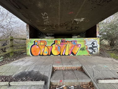 Graffiti Wall in United Kingdom - Photo by Chels23 - Mins, Minz (2024)