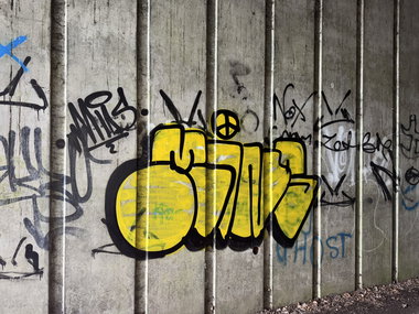 Graffiti Bombing in Kingfisher on the quay - Photo by Chels23 - Aldershotgraffiti (2024)