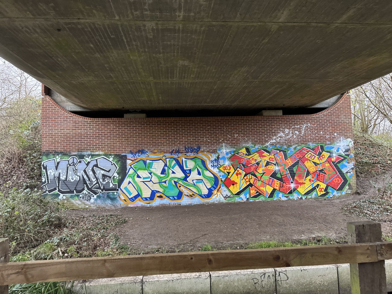 Graffiti Bombing in Ash aqueduct - Photo by Chels23 - Aldershotgraffiti (2024)