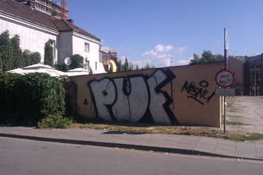 Graffiti Bombing in Krakow - Photo by CheshireCat - PUF, PUFCRU, MENU (2013)