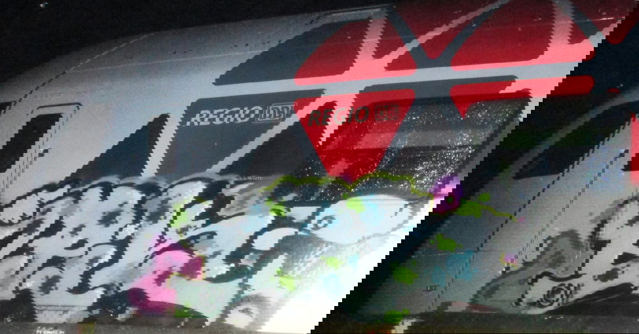 Graffiti Train in Koblenz - Photo by Chingaling - EPIK, OssisWithAttitude (2015)