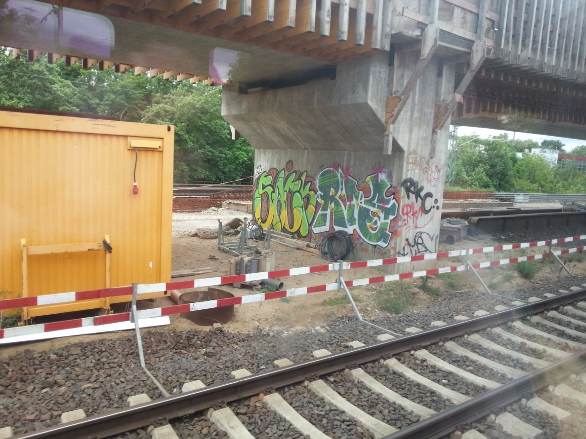 Graffiti Wall in Mainz - Photo by Chintz - Mainz, Hbf