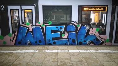 Graffiti Train in Frankfurt hauptbahnhof - Photo by Chintz (2015)
