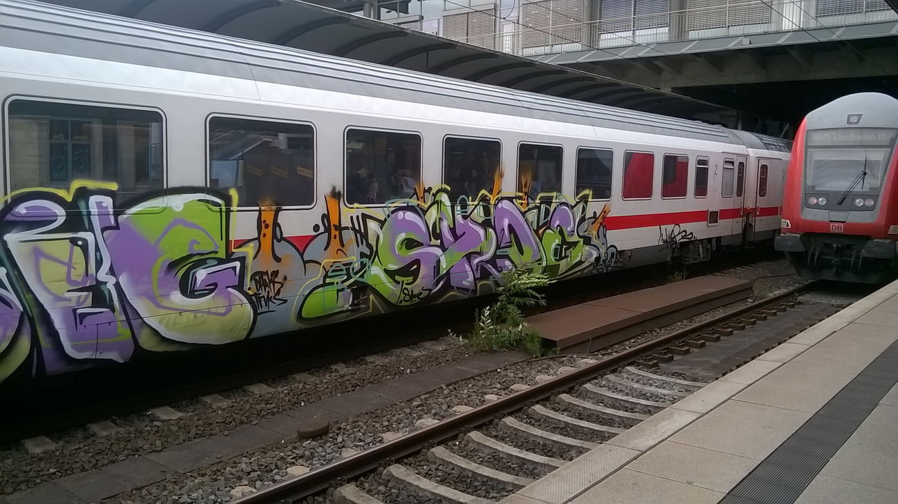 Graffiti Train in Mainz - Photo by Chintz (2015)