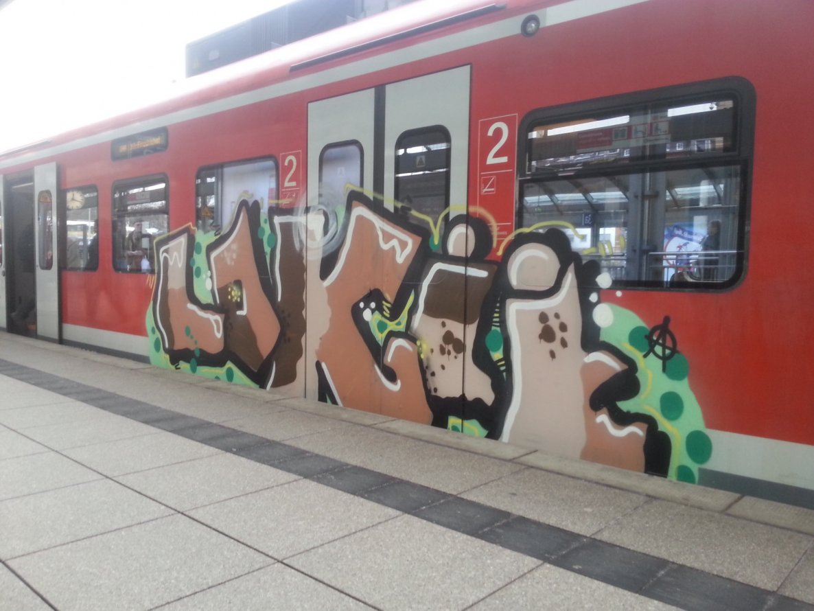 Graffiti Train in Mainz - Photo by Chintz - Lokii, Mainz, Hbf (2015)
