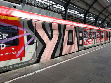 Graffiti Train in Wiesbaden - Photo by Chintz (2015)