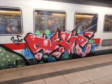 Graffiti Train in Mainz - Photo by Chintz (2014)