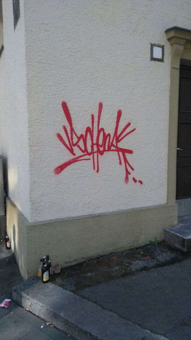 Graffiti Artwork in München wiesn - Photo by Chintz - München, Wiesn, 2015 (2015)