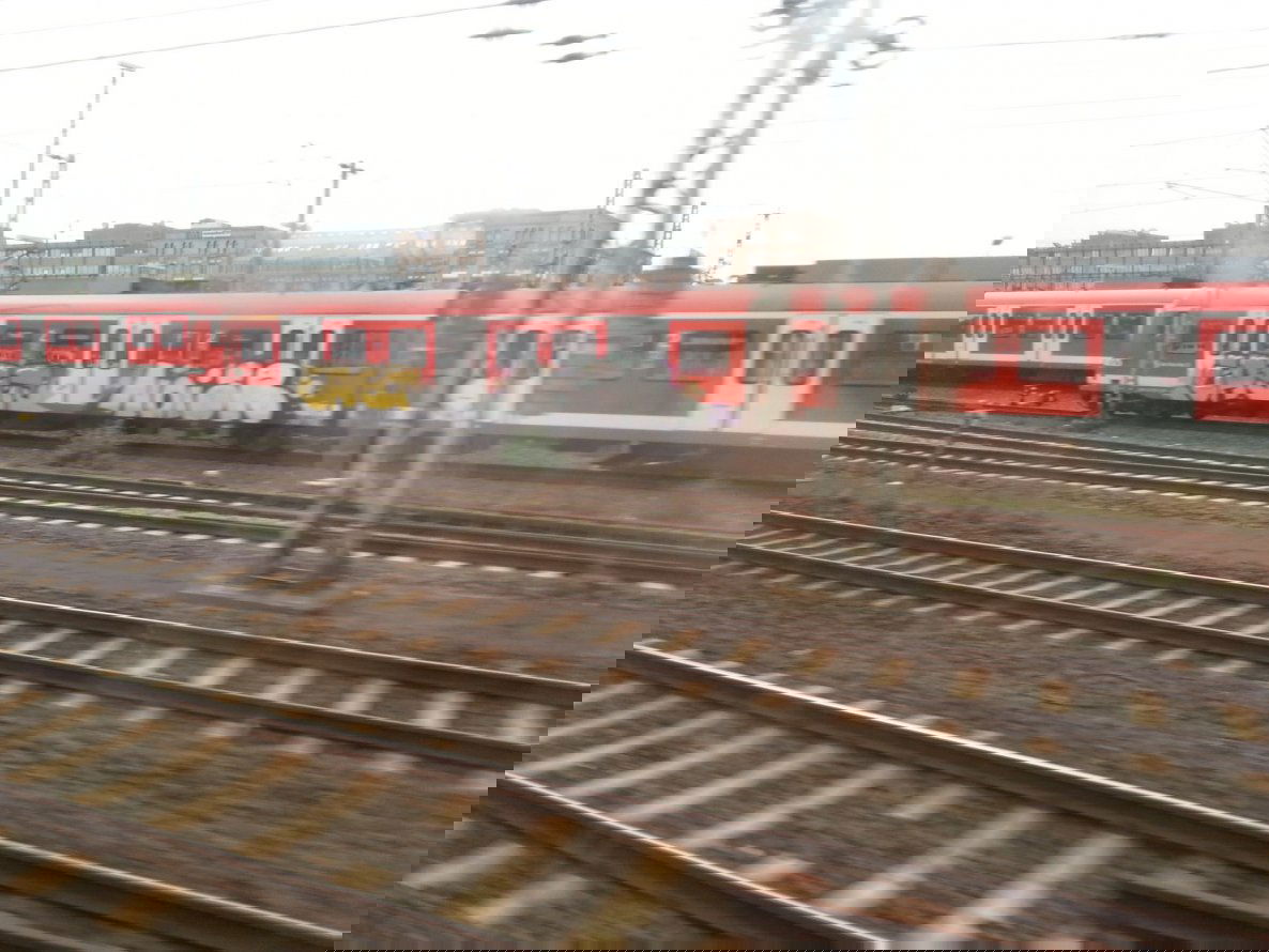 Graffiti Train in Frankfurt - Photo by Chintz - Frankfurt, Hbf, Noisr (2014)