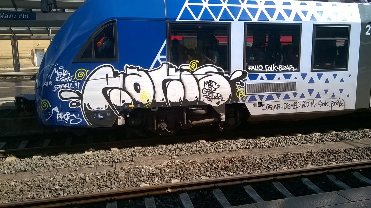 Graffiti Train in Mainz - Photo by Chintz (2015)