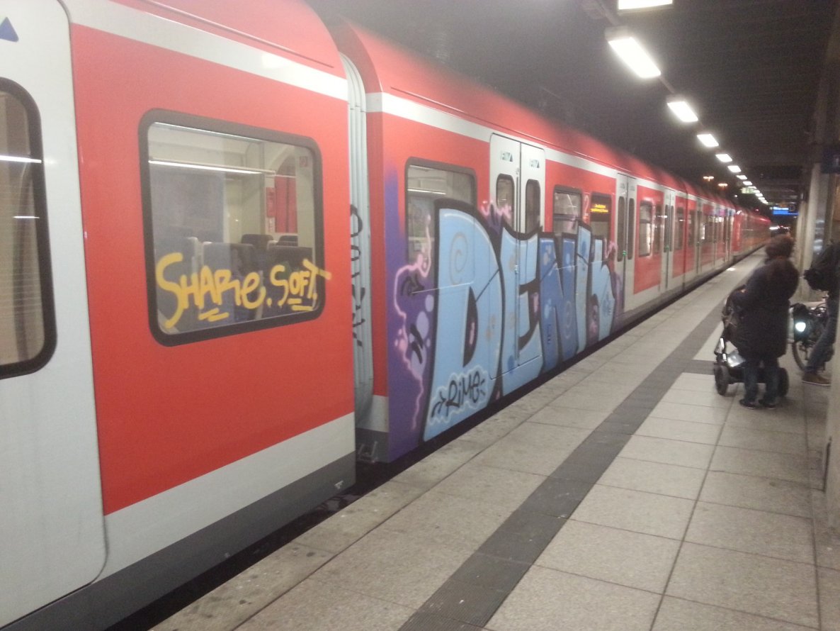 Graffiti Train in Mainz - Photo by Chintz - Denk, Mainz, Hbf (2014)