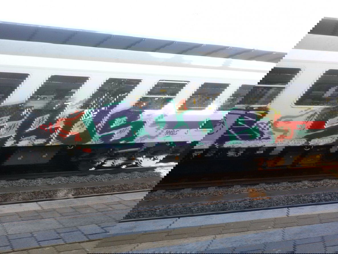 Graffiti Train in Mainz - Photo by Chintz - Eros, Mainz, Hbf (2015)