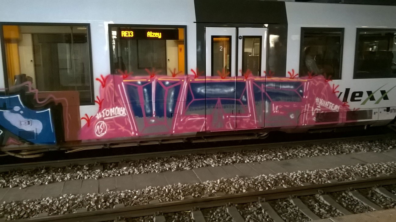 Graffiti Train in Mainz - Photo by Chintz (2015)