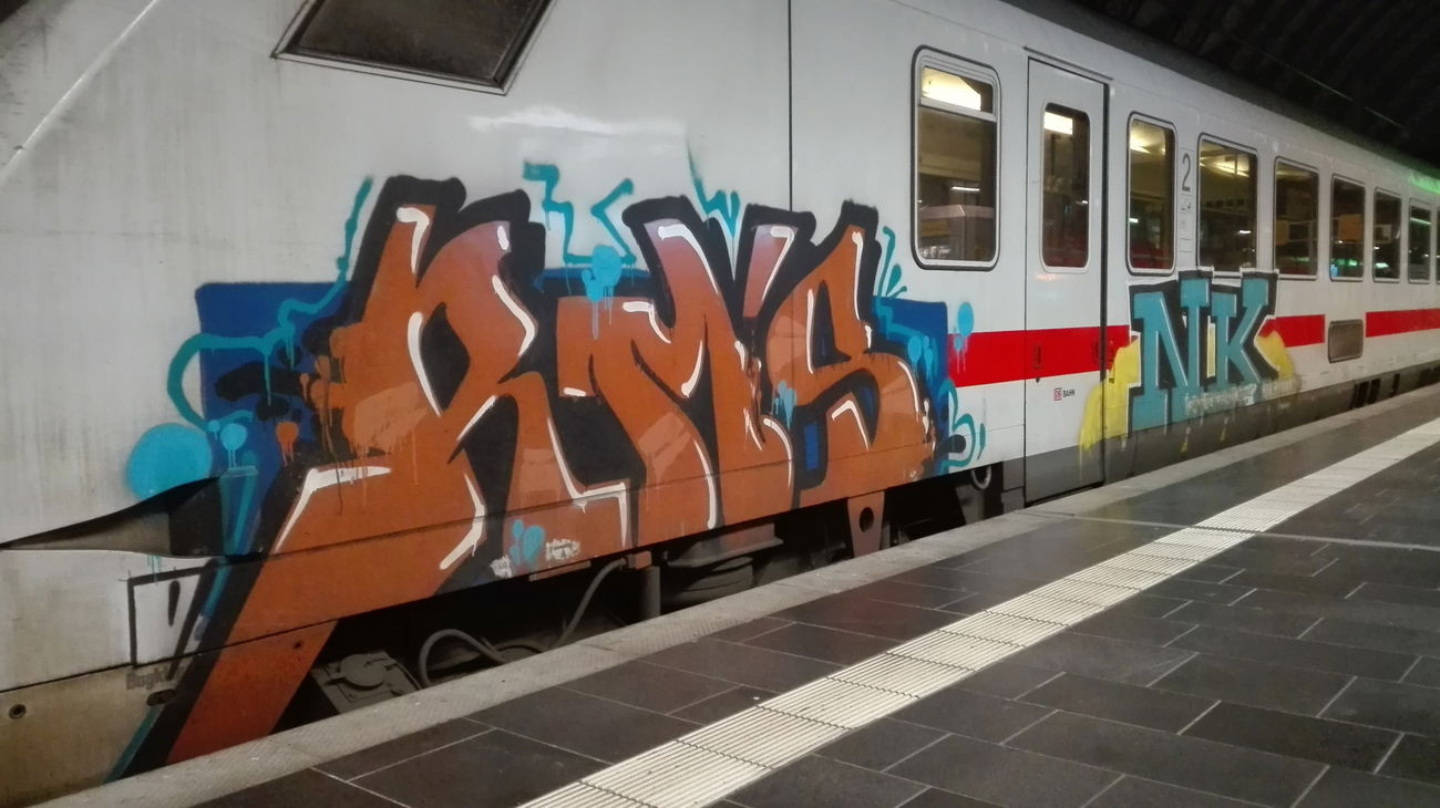 Graffiti Train in Frankfurt  am main hbf - Photo by Chintz (2015)