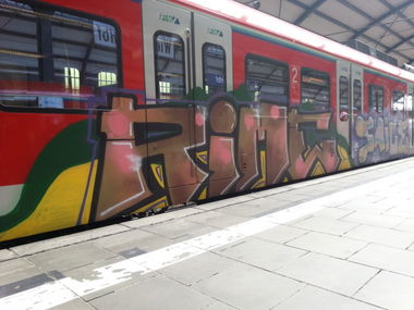 Graffiti Train in Wiesbaden - Photo by Chintz - Wiesbaden, Hbf, Mainz (2015)