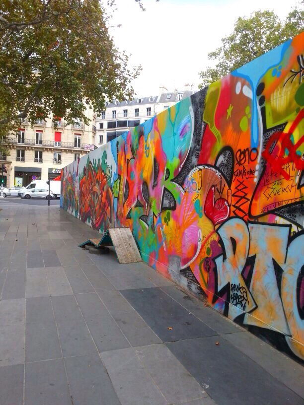 Graffiti Artwork in Paris - Photo by Chintz (2015)
