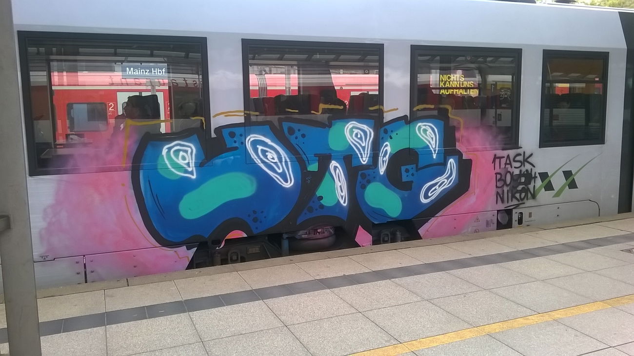 Graffiti Train - Photo by Chintz (2015)