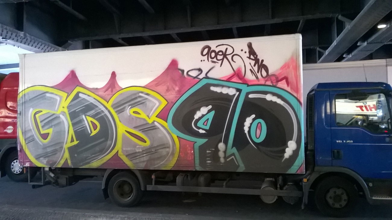 Graffiti Artwork in Berlin kudamm - Photo by Chintz (2015)