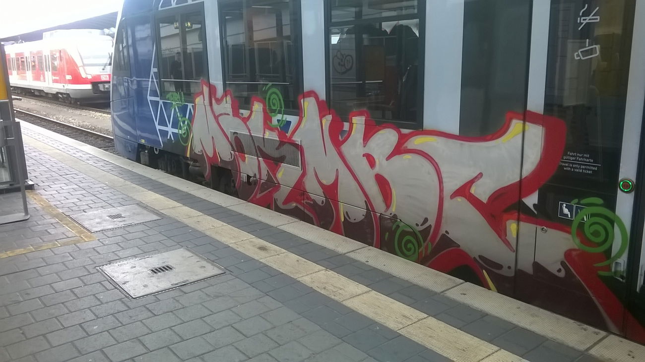 Graffiti Train in Mainz - Photo by Chintz (2015)