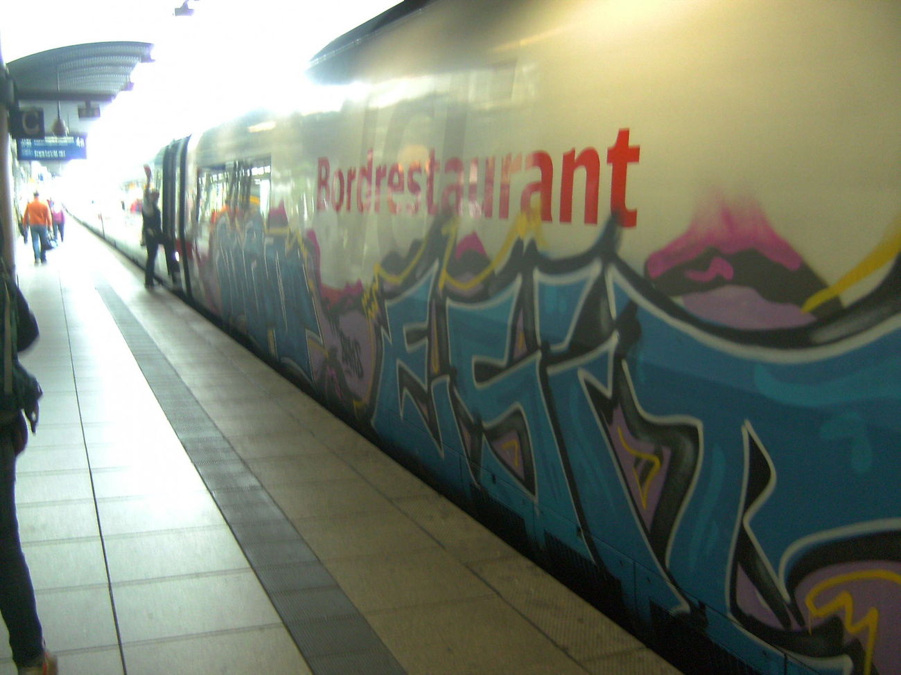 Graffiti Train in Mainz - Photo by Chintz (2015)