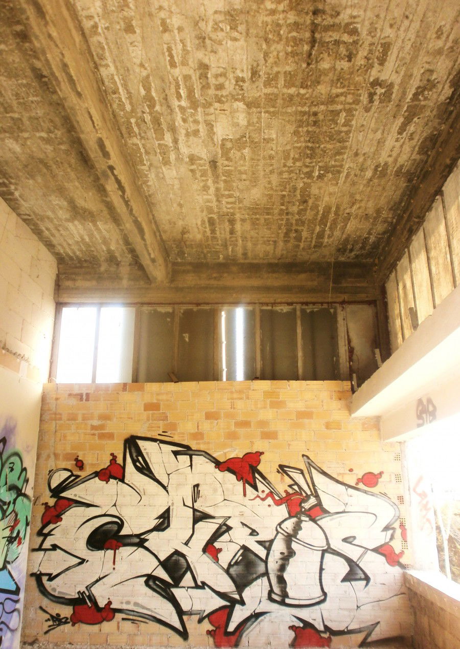 Graffiti Wall in Athens - Photo by Chris_Tebs