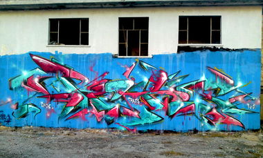 Graffiti Wall in Galatsi - Photo by Chris_Tebs - tebs (2013)