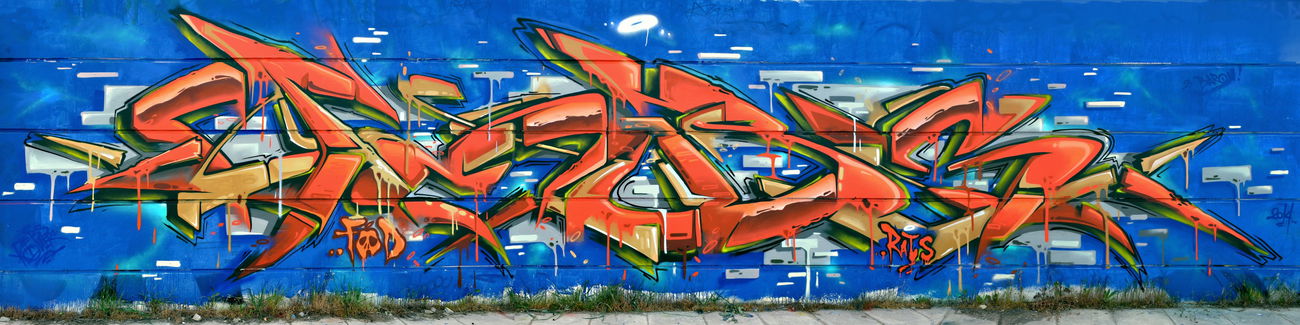 Graffiti Wall in Athens - Photo by Chris_Tebs (2014)