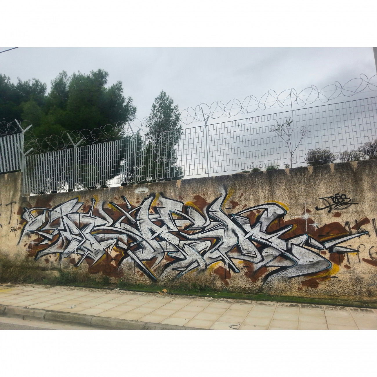Graffiti Wall in Athens - Photo by Chris_Tebs (2014)