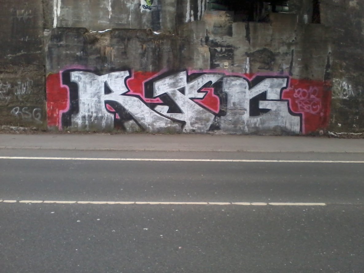 Graffiti Bombing - Photo by ChromeSurge - rsg (2012)