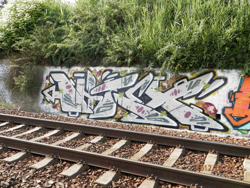 Graffiti Wall in Budapest - Photo by Chromezone (2012)