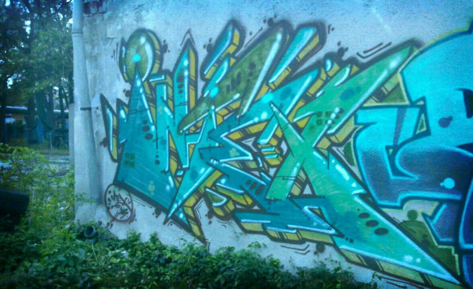 Graffiti Wall in Budapest - Photo by Chromezone (2013)