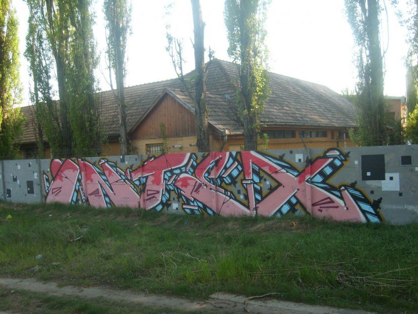 Graffiti Wall in Budapest - Photo by Chromezone (2011)