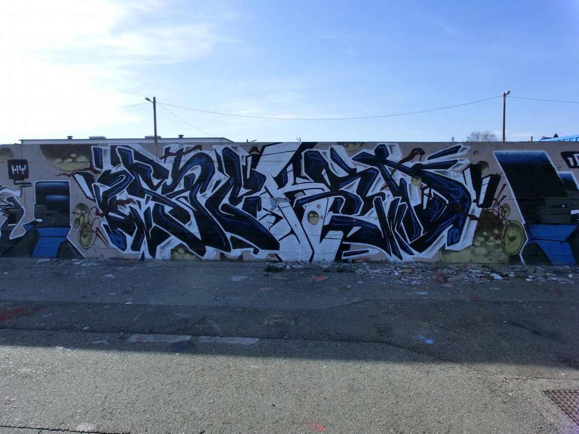 Graffiti Wall - Photo by Chvbaka (2014)